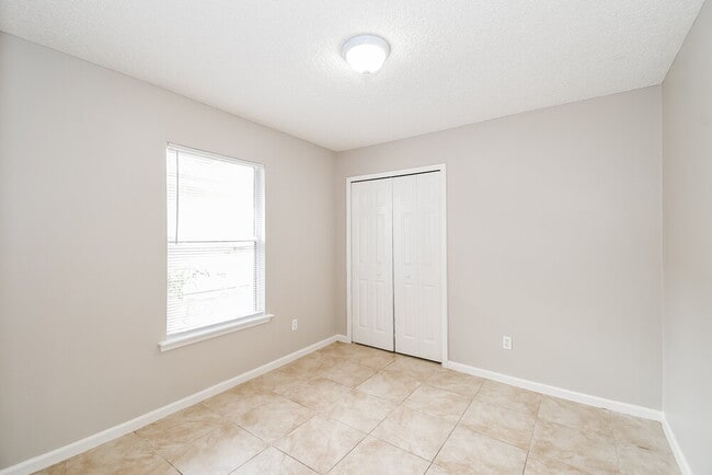 Building Photo - 8554 Star Leaf Rd N