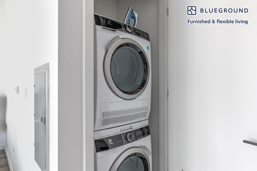 Building Photo - 61 W Erie St