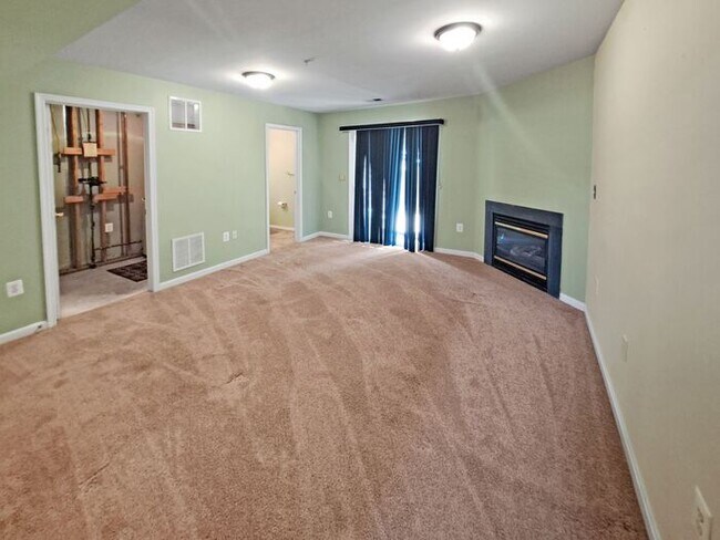 Building Photo - Charming 3-Level Brick Townhome in Waldorf...