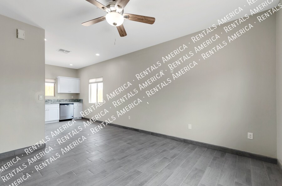 Building Photo - 820 E 35th St