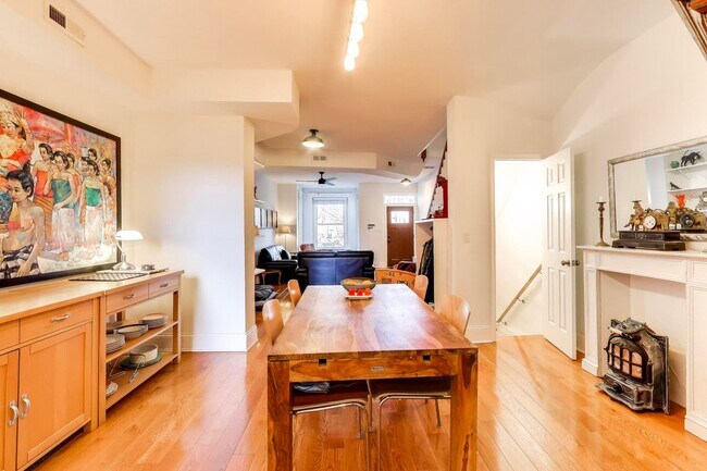 Building Photo - Sprawling 5 Bed, 3 Bath, Two Kitchens, Dual Back Decks, Two Office/Den Townhouse, 2 WD in Unit - ...