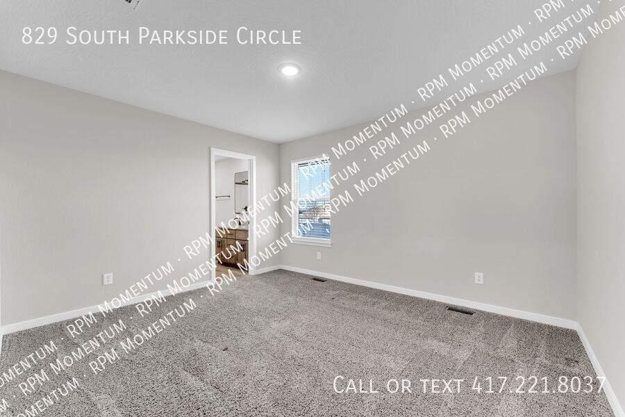 Building Photo - 829 S Parkside Cir