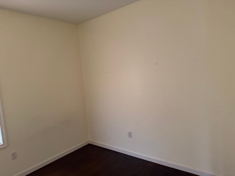 Bedroom - 43 Ravine Ave