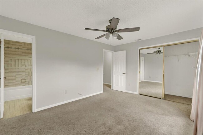 Building Photo - 3267 Forest Oaks Ct