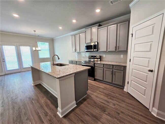 Building Photo - 7325 Yewtree Dr