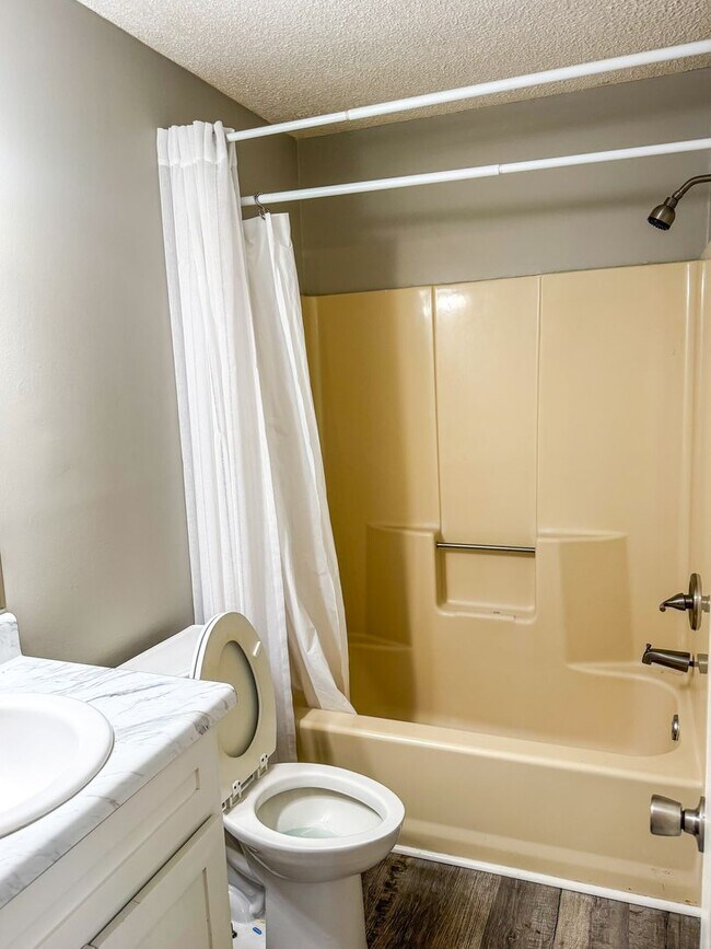 Building Photo - Gated Community Living