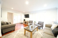 Building Photo - 206 N 9th St