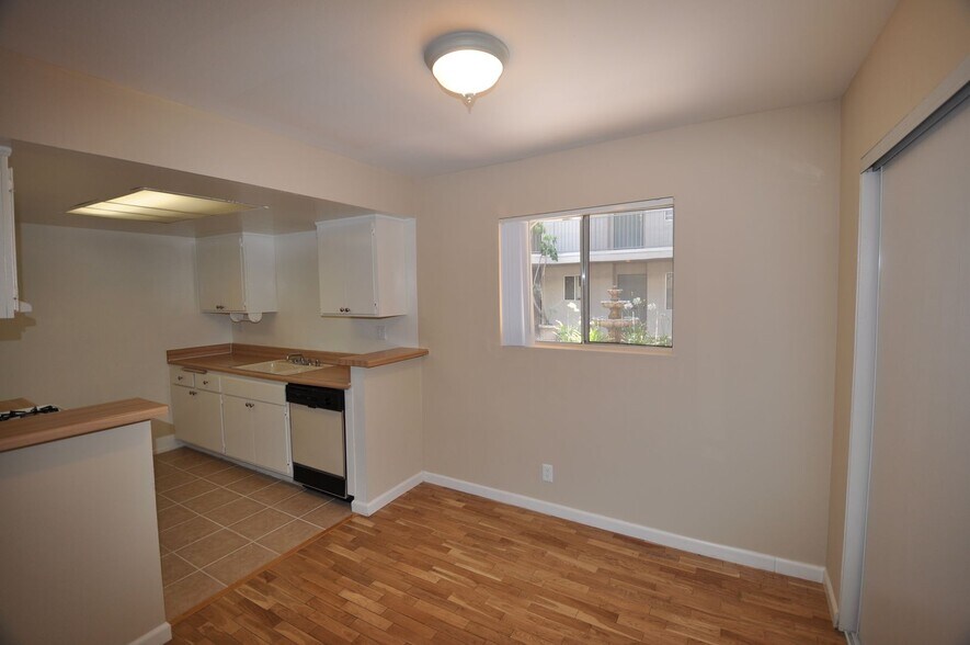 Building Photo - 6401 Riverton Ave