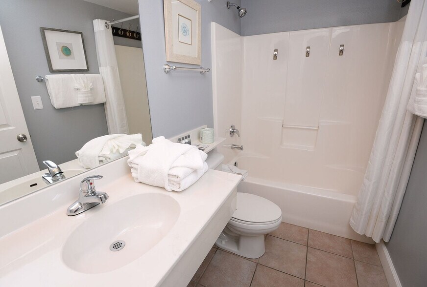 Building Photo - 104 Gulfside Ct