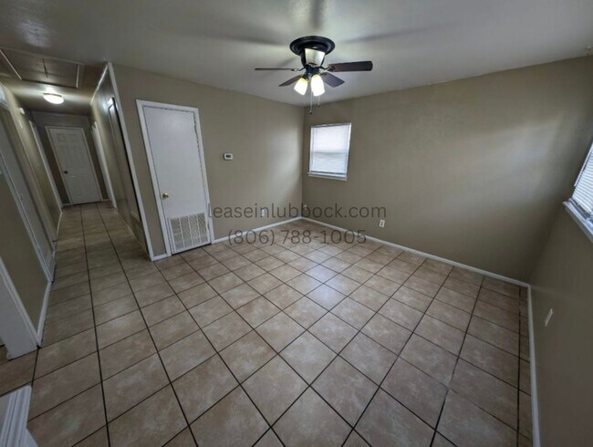 Building Photo - 3 bed, 1.5 bath home