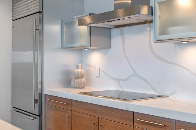 Building Photo - Luxury Corner Unit in Downtown Orlando’s Premier High-Rise Building