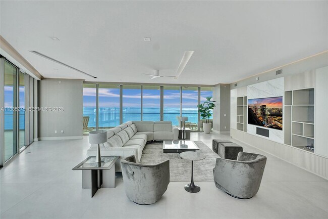 Building Photo - 18975 Collins Ave