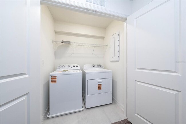 Building Photo - 2810 Raindrop Run St