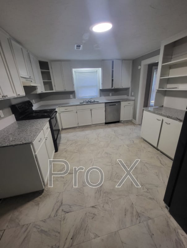 Building Photo - 2510 Iron Gates Rd