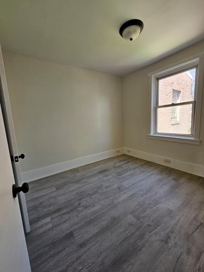 Building Photo - 1103 Baldwin St