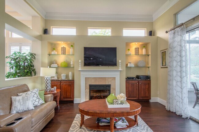 Building Photo - "Charming 3 Bed, 2.5 Bath Rental in Blufft...