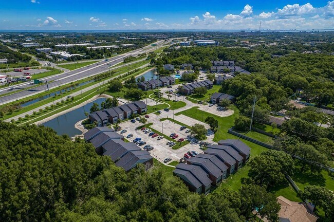 Building Photo - 1400 Gandy Blvd N