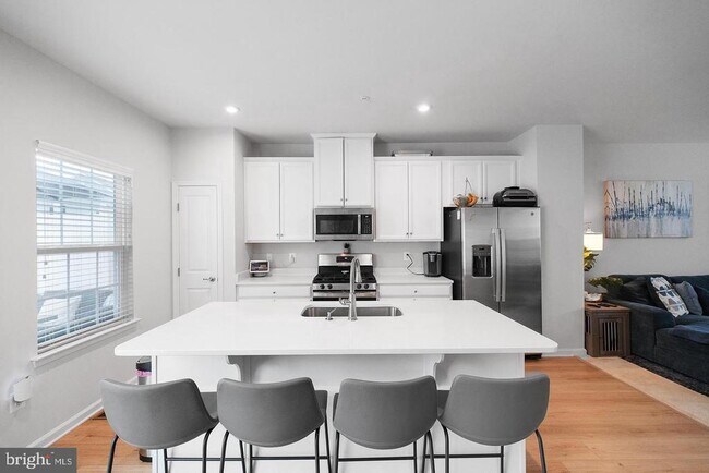 Building Photo - 52 Caswell Dr