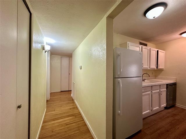 Building Photo - 570 Windsor Pl