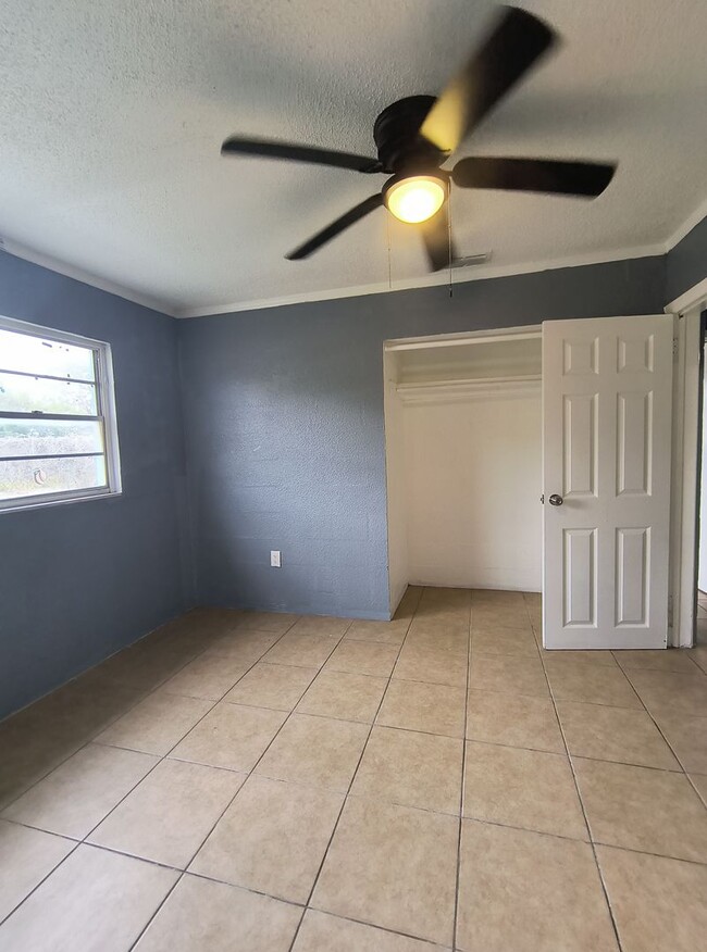 Primary Photo - 2-Bedroom Home for Rent in Downtown Winter...
