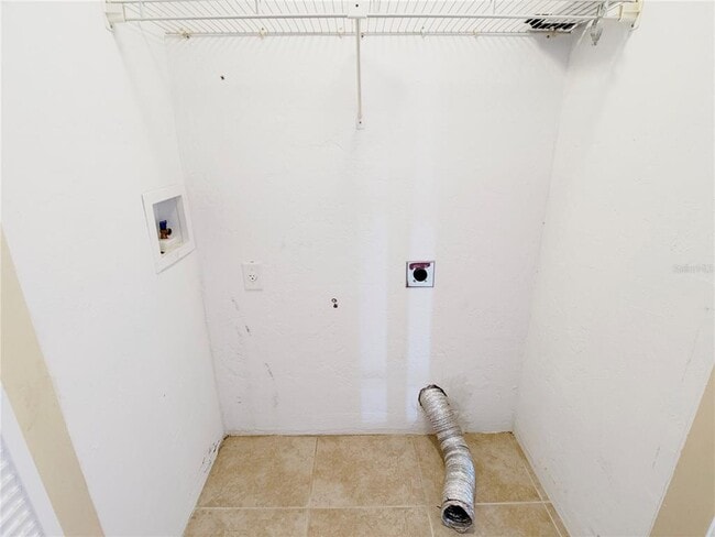 Building Photo - 647 Olde Camelot Cir