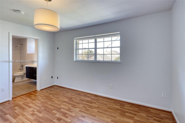 Building Photo - 4761 NW 98 Pl