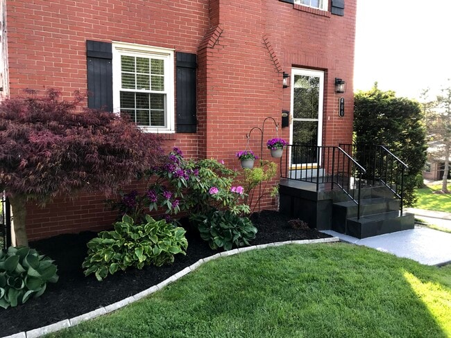 Building Photo - 400 Duquesne Dr