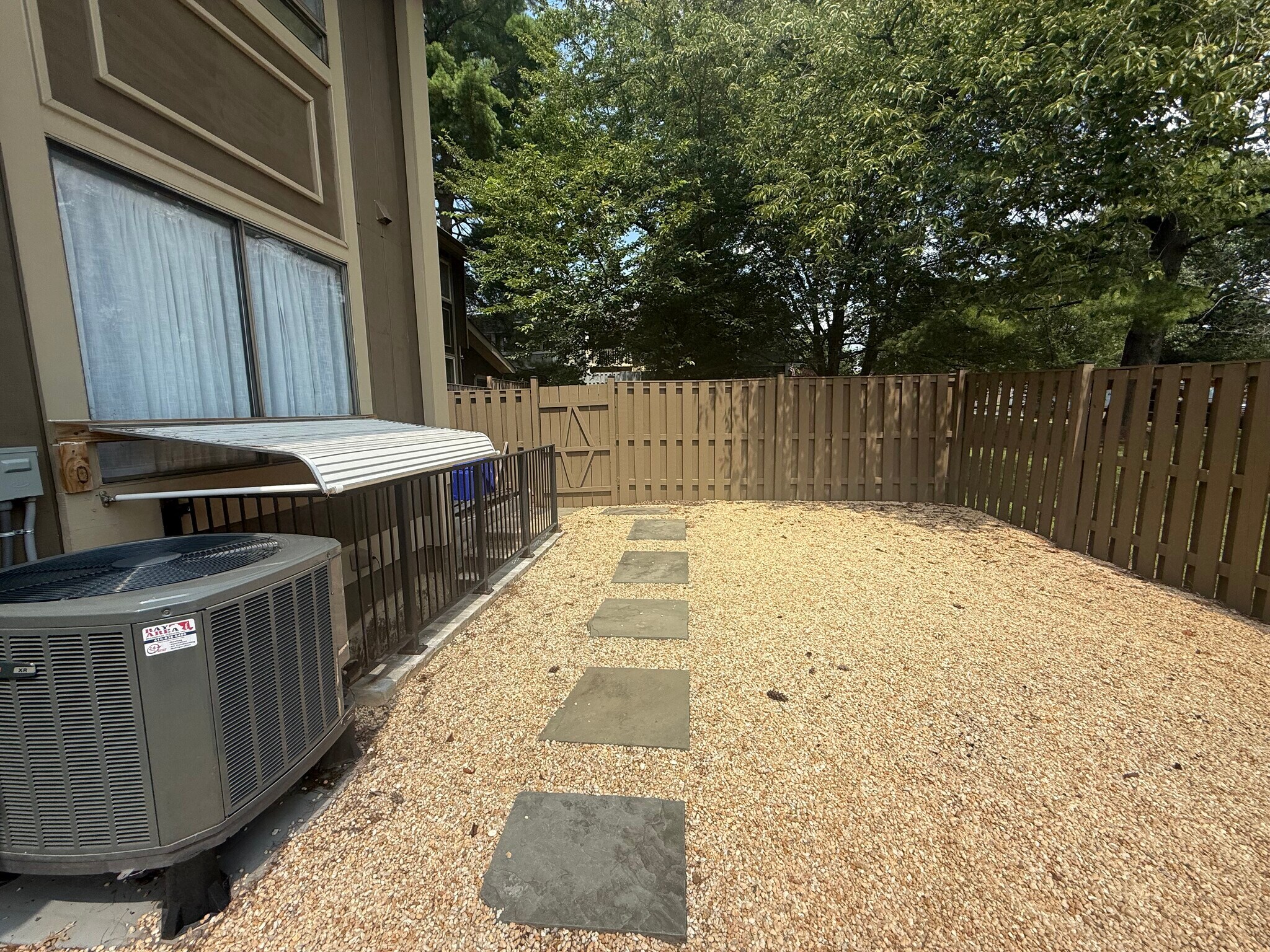 Building Photo - 18451 Stone Hollow Dr