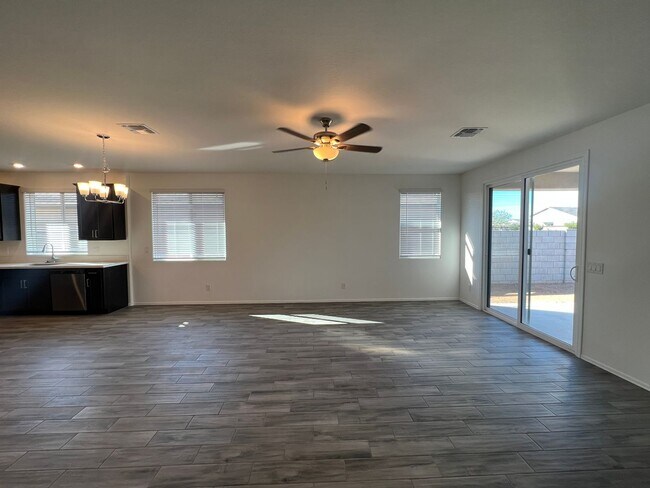 Building Photo - Gorgeous Newer Build 4 Bed/3 Bath in Rancho Cabrillo