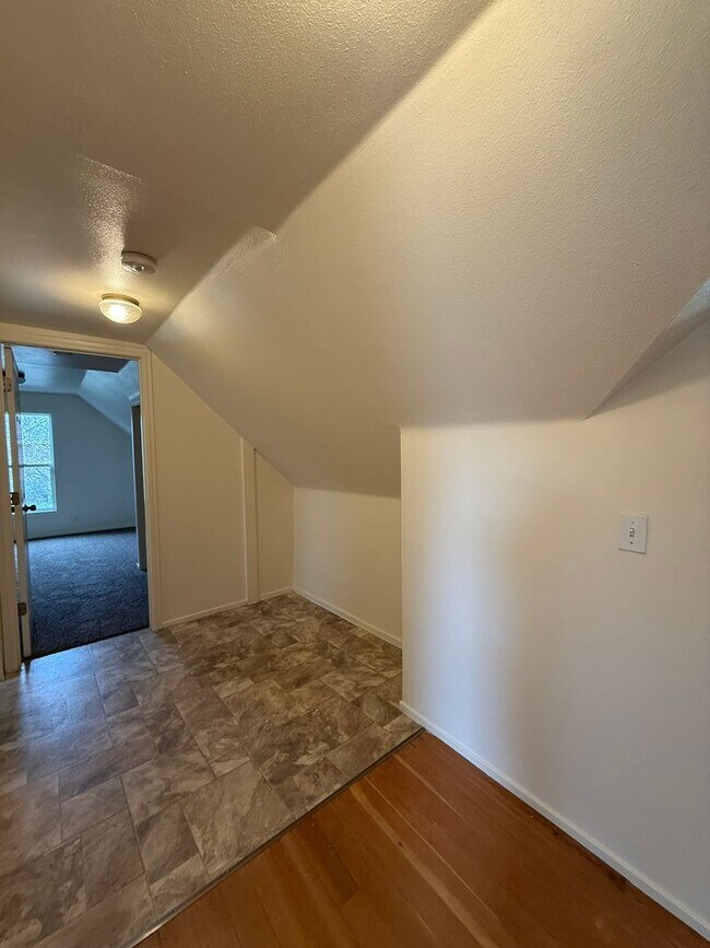 Building Photo - Updated Farm House