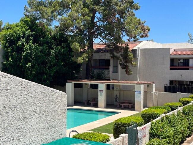 Building Photo - 3119 W Cochise Dr