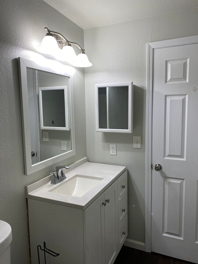 Building Photo - 10318 15th Ave Ct E