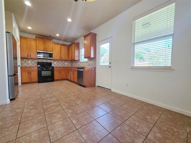 Building Photo - 6038 Starbrook Creek Dr
