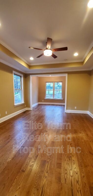 Building Photo - 550 Cottonfield Cir
