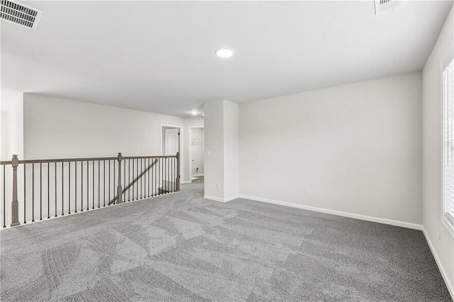 Building Photo - 2500 Sunny Hill Rd