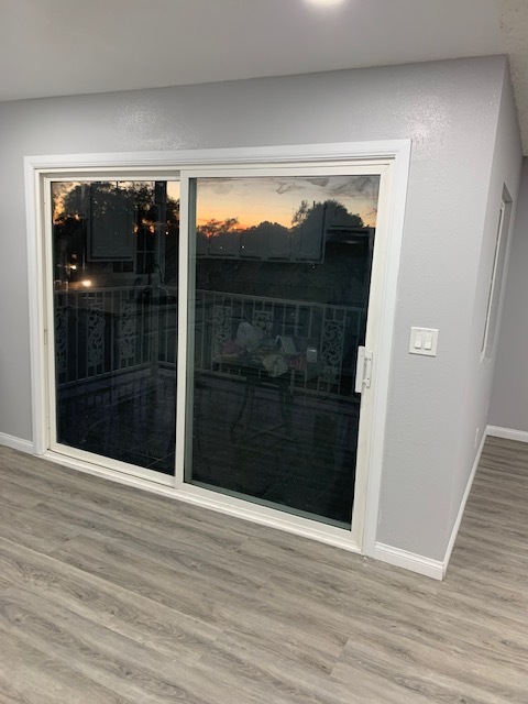 Sliding door to the balcony - 6815 Vinevale Ave