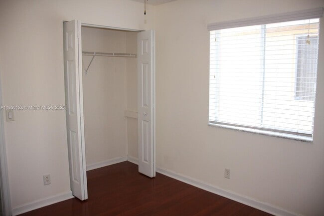 Building Photo - 1084 Golden Cane Dr