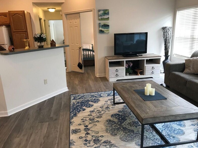 Building Photo - 7248 English Dr