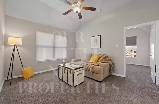 Building Photo - 10712 Fallbrook Rd