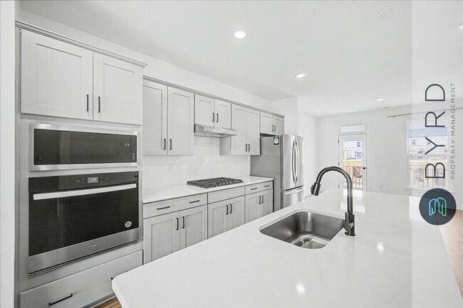 Building Photo - 15326 Oasis Sun Wy