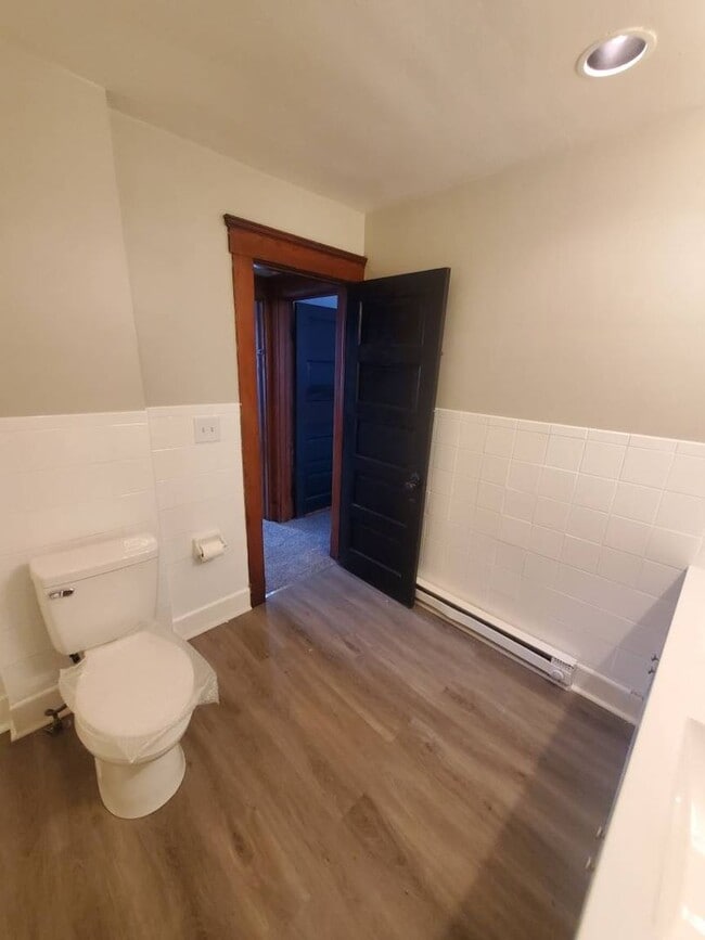 Building Photo - Charming 3-Bedroom Home Offering Comfort, Space & Modern Updates