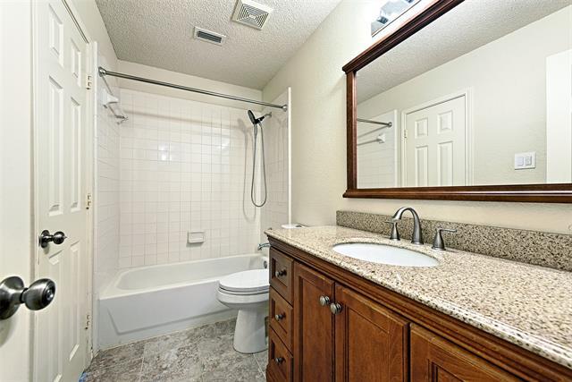 Building Photo - 9701 Thorncliff Dr