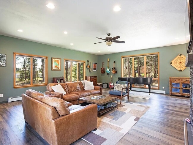 Building Photo - Beautiful spacious 3 bed, 3 bath home situated on 2.53 private acres in Stevensville.