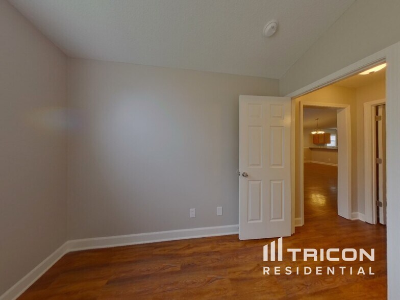 Building Photo - 1646 Marmot Pl SE