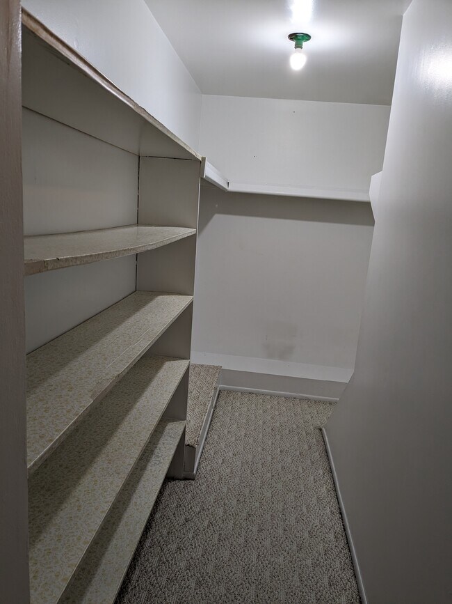 Building Photo - 8305 Karam Blvd