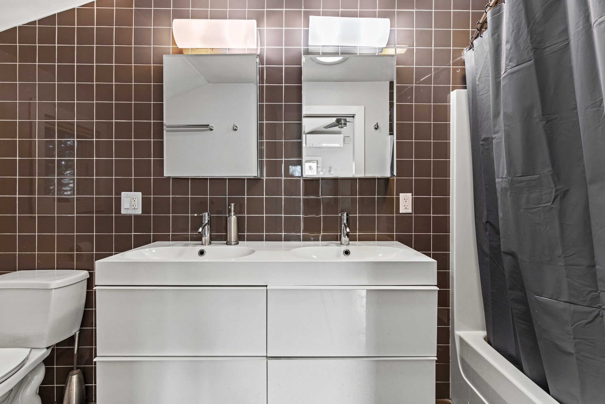 Building Photo - 18 Rosedale St