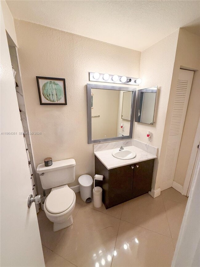 Building Photo - 13060 Vista Isles Dr