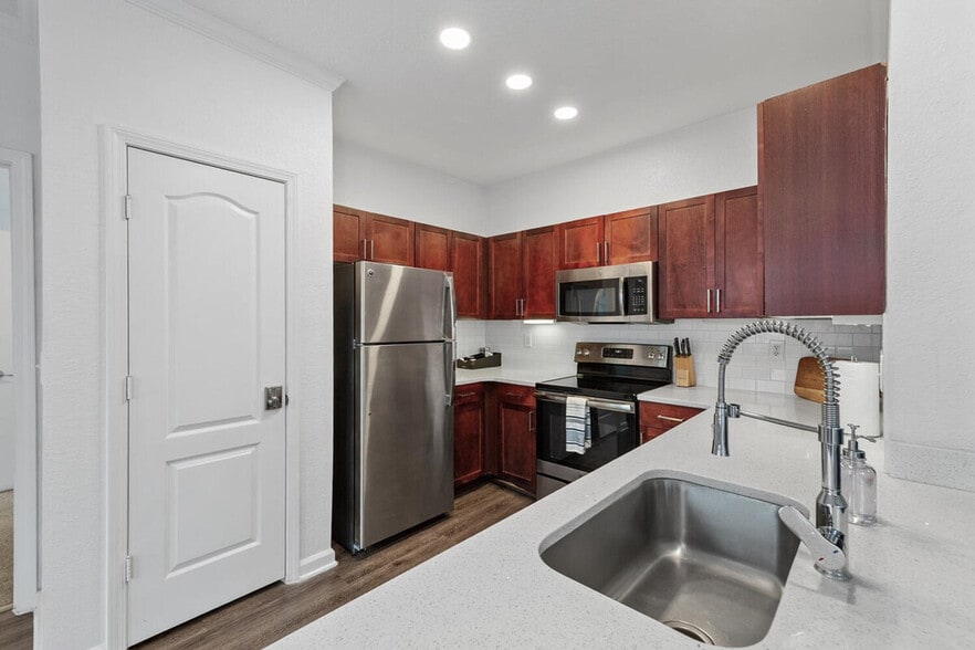 Building Photo - 4850 Seascape Way