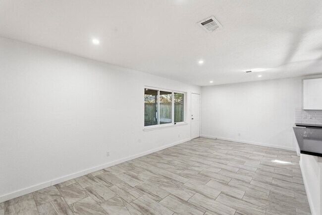 Building Photo - 23326 Briarcreek Blvd