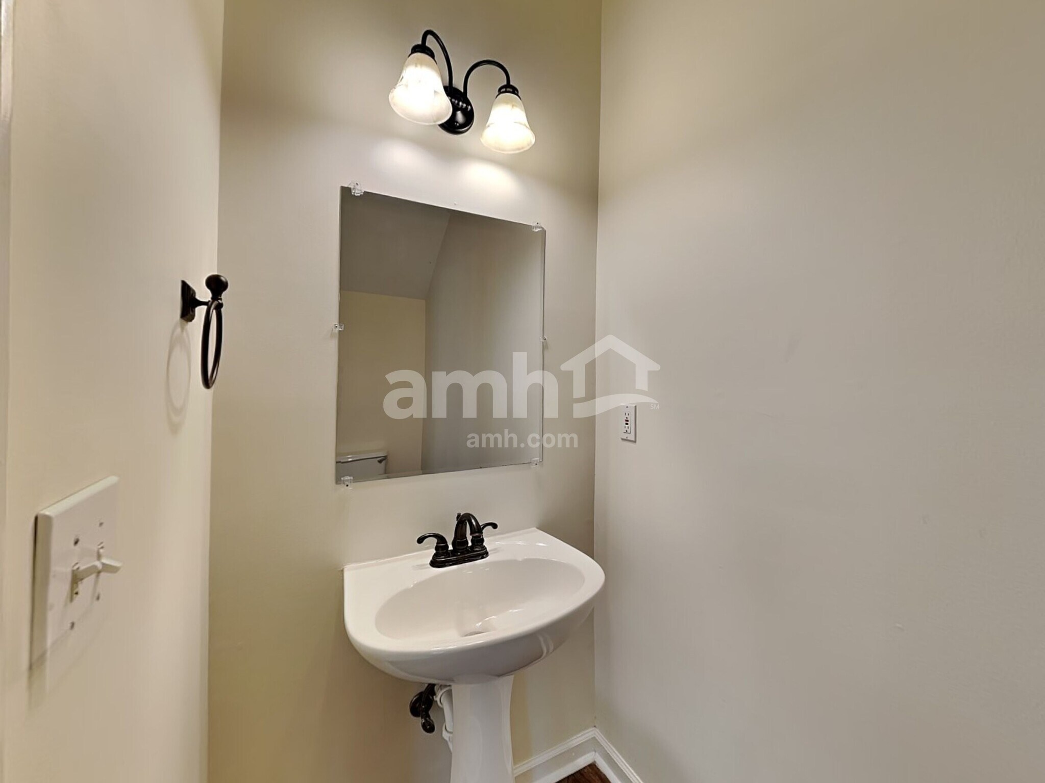 Building Photo - 8146 Coley Davis Rd